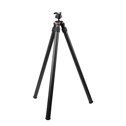 Der Yggdrasil Precision Tripod bietet mit unter 3kg, 180cm Höhe, robustem Forged Carbon Fiber und einem 44mm Beinverschluss maximale Stabilität für präzises Schießen.